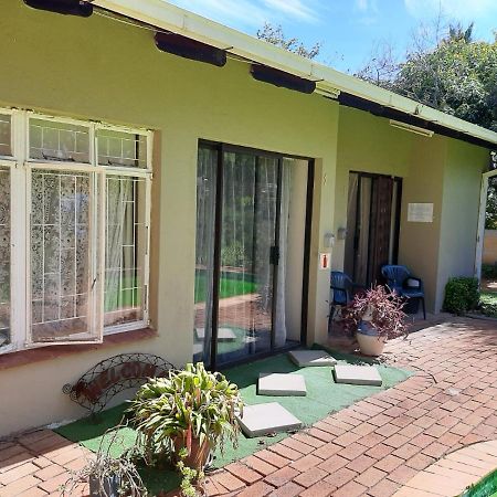 פולוקוואנה Chariots Guest House מראה חיצוני תמונה