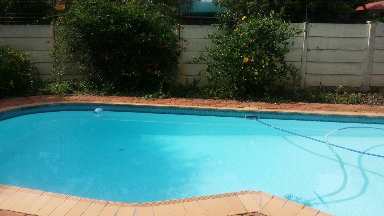 פולוקוואנה Chariots Guest House מראה חיצוני תמונה