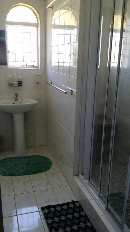 פולוקוואנה Chariots Guest House מראה חיצוני תמונה