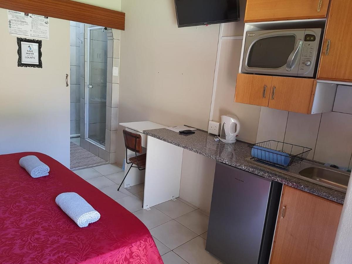 פולוקוואנה Chariots Guest House מראה חיצוני תמונה